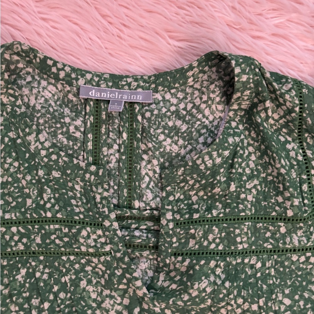 Daniel Rainn Green Patterned Blouse - image 1